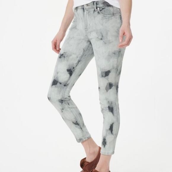 Logo Lori Goldstein NWT Gray Gravel Cloud Wash Skinny Jeans - Picture 1 of 12